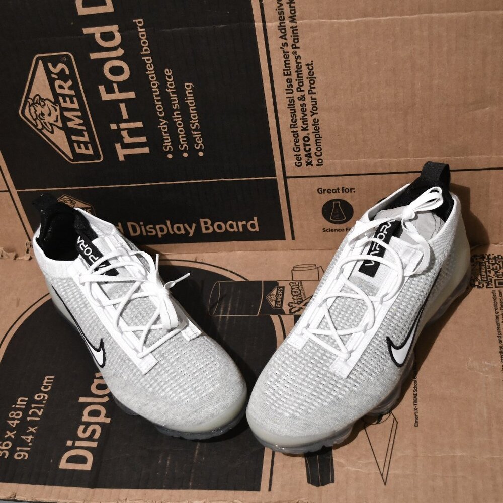 Nike Air VaporMax 2021 Flyknit White White-Black Mens Size 10.0 -womens 11.5 NIB